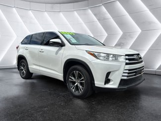Used 2018 Toyota Highlander LE image 1