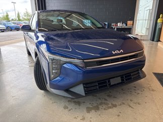 New 2025 Kia K4 LXS image 1