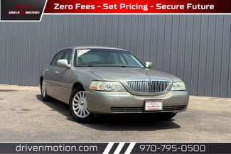 Used 2003 Lincoln Town Car Signature image 1