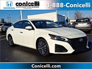 Used 2023 Nissan Altima 2.5 SV image 1