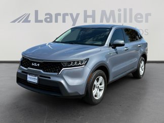 Used 2023 Kia Sorento LX image 1