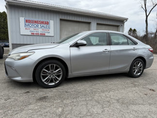 Used 2015 Toyota Camry SE image 1