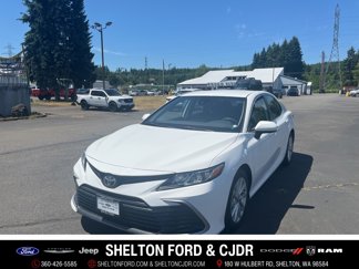 Used 2021 Toyota Camry LE image 1