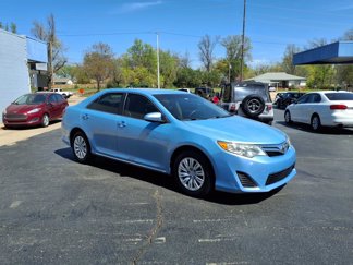 Used 2012 Toyota Camry LE image 1