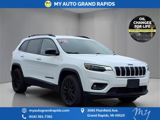 Used 2023 Jeep Cherokee Altitude Lux image 1