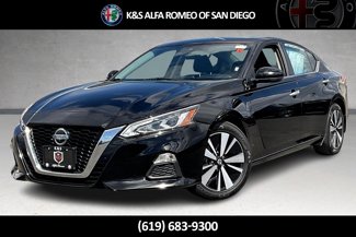 Used 2022 Nissan Altima 2.5 SV w/ SV Premium Package image 1