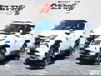 Used 2023 Nissan Rogue SV image 1