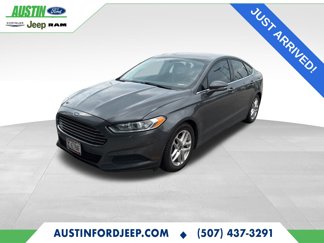 Used 2016 Ford Fusion SE image 1