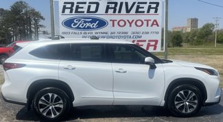 Used 2022 Toyota Highlander XLE image 1