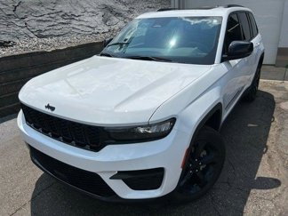Certified 2022 Jeep Grand Cherokee Altitude image 1
