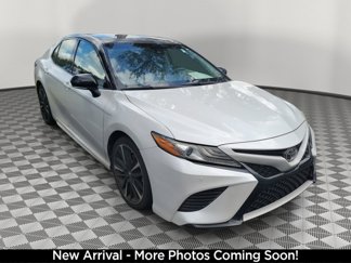 Used 2018 Toyota Camry XSE image 1