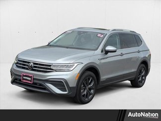 Used 2023 Volkswagen Tiguan SE w/ Panoramic Sunroof Package image 1