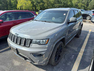 Used 2019 Jeep Grand Cherokee Altitude image 1