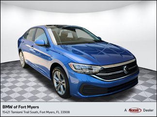 Used 2024 Volkswagen Jetta SE w/ Panoramic Sunroof Package image 1