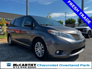 Used 2013 Toyota Sienna XLE image 1