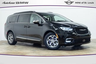 Used 2023 Chrysler Pacifica Limited image 1