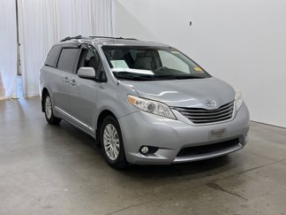 Used 2014 Toyota Sienna XLE image 1