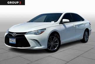 Used 2017 Toyota Camry SE image 1