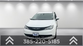Used 2022 Chrysler Voyager LX image 1