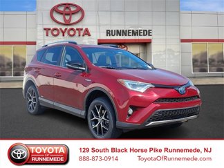 Certified 2018 Toyota RAV4 SE image 1