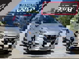 Certified 2022 Nissan Versa SR w/ Convenience Package image 1
