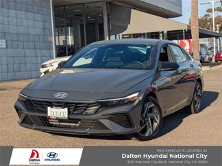 Used 2025 Hyundai Elantra Sport image 1