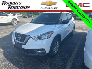 Used 2020 Nissan Kicks S image 1