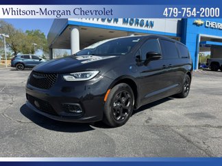 Used 2022 Chrysler Pacifica Touring-L w/ Uconnect Theater Family Group image 1