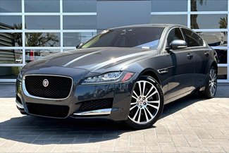 Used 2019 Jaguar XF Prestige image 1