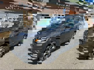 Used 2022 Jeep Cherokee Limited w/ Elite Package image 1