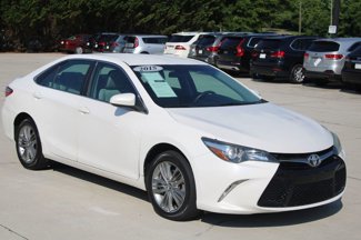 Used 2015 Toyota Camry SE image 1