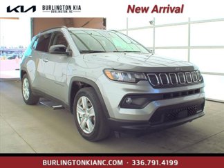 Used 2022 Jeep Compass Latitude image 1