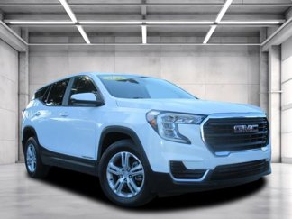 Used 2022 GMC Terrain SLE image 1