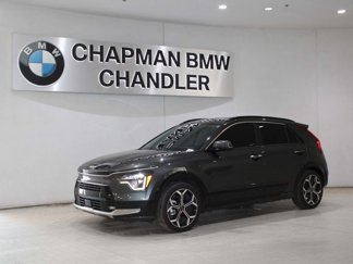 Used 2023 Kia Niro SX Touring image 1