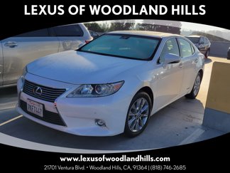Used 2015 Lexus ES 300h image 1