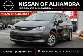 Used 2023 Chrysler Voyager LX image 1