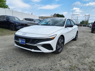 Used 2025 Hyundai Elantra Sport image 1