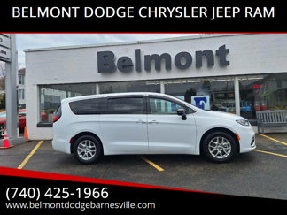 Used 2024 Chrysler Pacifica Touring-L image 1