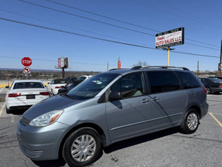 Used 2004 Toyota Sienna CE image 1
