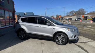 Used 2017 Ford Escape SE w/ Equipment Group 201A image 1