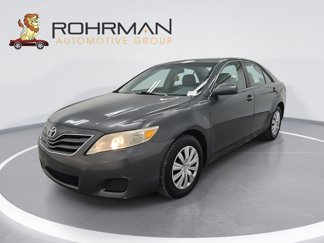 Used 2011 Toyota Camry LE image 1