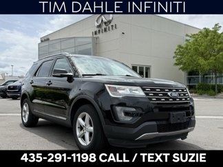 Used 2017 Ford Explorer XLT image 1