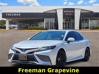 Used 2021 Toyota Camry XSE image 1