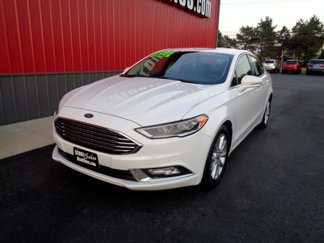 Used 2017 Ford Fusion SE image 1