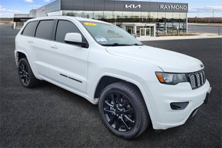 Used 2018 Jeep Grand Cherokee Altitude image 1