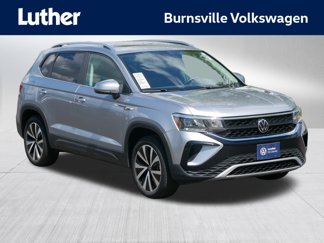 Certified 2022 Volkswagen Taos SE w/ Panoramic Sunroof Package image 1