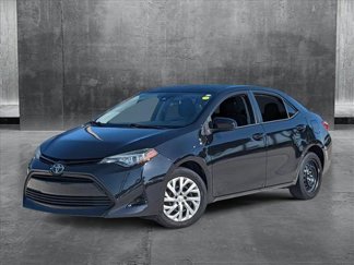 Used 2018 Toyota Corolla LE image 1