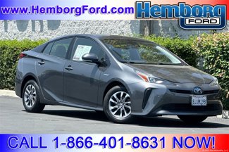 Used 2019 Toyota Prius XLE image 1