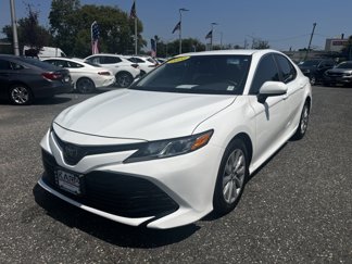Used 2020 Toyota Camry LE image 1