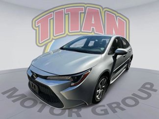 Certified 2022 Toyota Corolla LE image 1